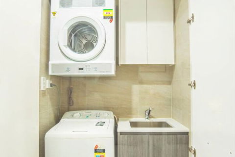 Cozy Studio Near Eastvilliage Shopping Center - Accommodation Brisbane 4