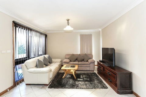 Large Family Home Summer Place With A Pool - Accommodation Brisbane 5