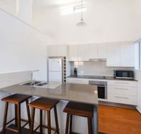 Seamistral - 1/21 Oriole Avenue - Accommodation Brisbane