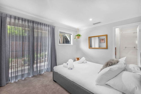 Hunter Treehouse - Accommodation Brisbane 4