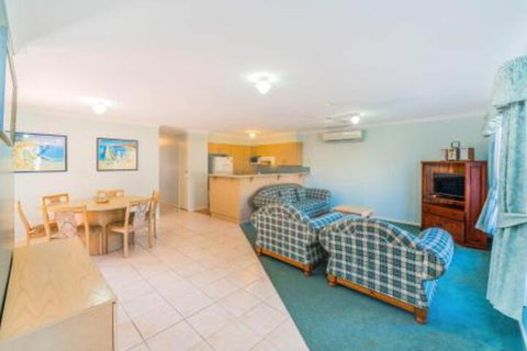 Beachside 22 LJHooker Yamba - Accommodation Brisbane 6