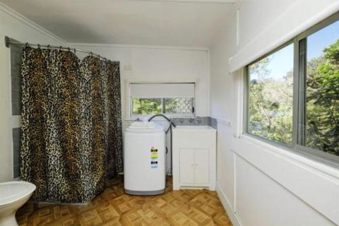 TRADEWINDS - Accommodation Brisbane 3