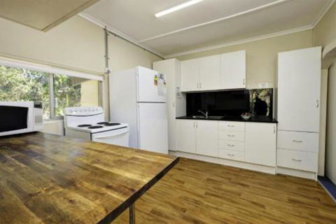 TRADEWINDS - Accommodation Brisbane 5