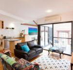 Windows on Pakenham - Accommodation Brisbane