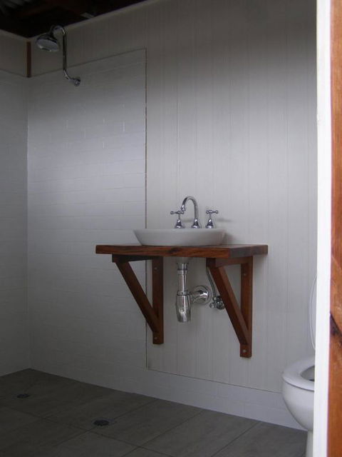 The Tree House 6 Gowing Street - Accommodation Brisbane 1