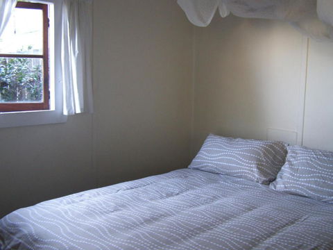 The Tree House 6 Gowing Street - Accommodation Brisbane 2