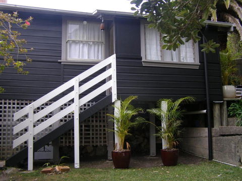 The Tree House 6 Gowing Street - Accommodation Brisbane 3