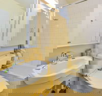 30 Kennedy Street - Accommodation Brisbane