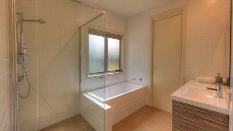 Tides Reach - Essentially Tas Dover - Accommodation Brisbane 6