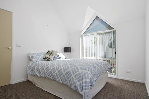 Golfers Getaway Mollymook Augusta Place 14 / 13 15 - Accommodation Brisbane 6