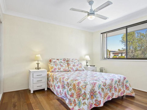 DAVIES STREET MOLLYMOOK 4 / 14 - Accommodation Brisbane 6