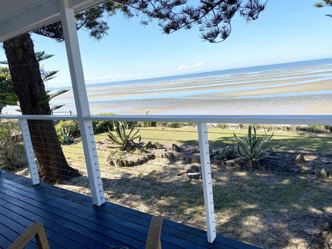 Happy Tides Beachfront Holiday Home - Accommodation Brisbane 1