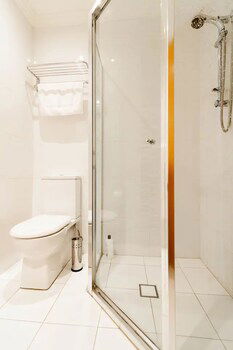 Quiet Terrace Townhouse On The City Fringe - Accommodation Brisbane 6