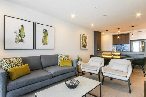 Luxurious 2 Bedroom Brand New Apartment With Amazing Hinterland Views - Accommodation Brisbane 7