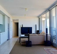 Spacious One Bedroom Apartment With Large Balcony - Accommodation Brisbane