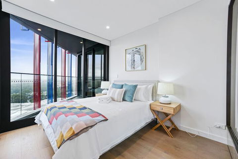 HomeHotel Luxury Apt With Shopping Mall Downstairs - Accommodation Brisbane 5