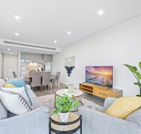 HomeHotel Luxury Apt with Shopping Mall Downstairs - Accommodation Brisbane
