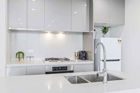 HomeHotel Luxury Apt With Shopping Mall Downstairs - Accommodation Brisbane 7