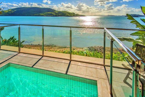 Yacht Club 19 Bijou De Mer 2 Buggies - Accommodation Brisbane 3