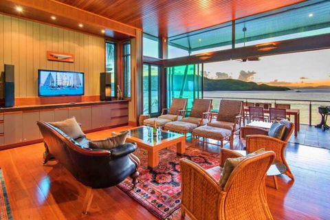 Yacht Club 19 Bijou De Mer 2 Buggies - Accommodation Brisbane 7