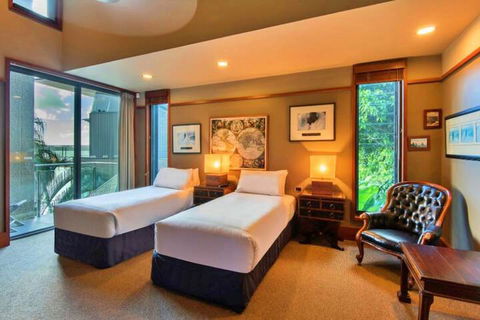 Yacht Club 19 Bijou De Mer 2 Buggies - Accommodation Brisbane 6