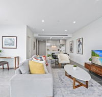 HomeHotel Ultra Luxury 2 Bedroom next to Mall  Train - Accommodation Brisbane