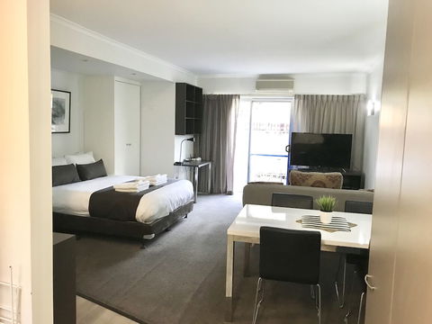 Adelaide Dresscircle Apartments - Archer Street - Accommodation Brisbane 5