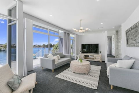 Havana Blue - Large 4 Bedroom Home - Accommodation Brisbane 0
