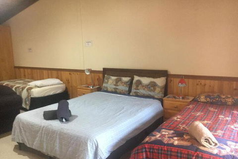 4 Bears Motel - Accommodation Brisbane 2
