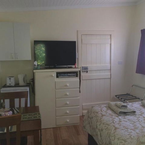 Koompartoo Homestead Cabin - Accommodation Brisbane 6