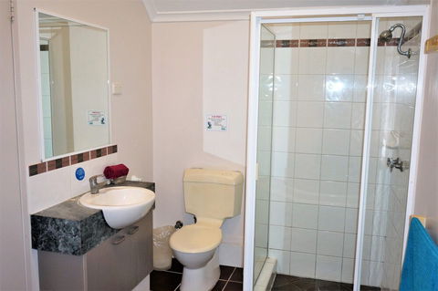 Osprey Holiday Village Unit 213 / 1 Bedroom - Accommodation Brisbane 1