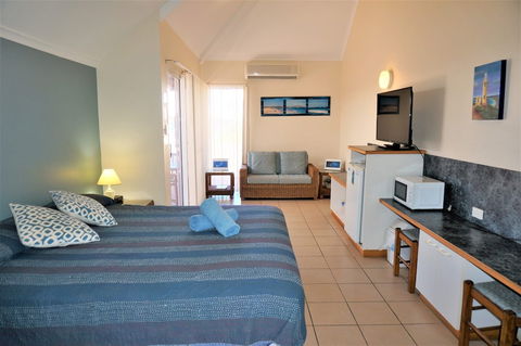Osprey Holiday Village Unit 201 / 1 Bedroom - Accommodation Brisbane 3