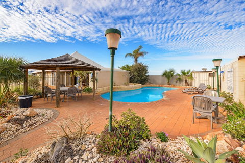 Osprey Holiday Village Unit 201 / 1 Bedroom - Accommodation Brisbane 0