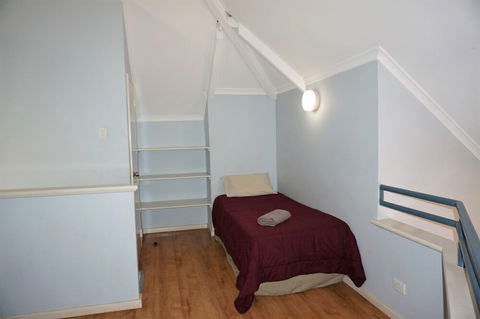 Osprey Holiday Village Unit 122 / 2 Bedroom - Accommodation Brisbane 0