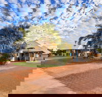 Osprey Holiday Village Unit 113 / 2 Bedroom - Accommodation Brisbane