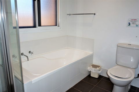 Osprey Holiday Village Unit 103 / 1 Bedroom - Accommodation Brisbane 4
