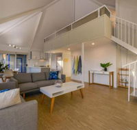 Osprey Holiday Village Unit 106 Trendy 3 Bedroom Holiday Villa with a Pool in the Complex - Accommodation Brisbane
