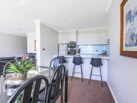 Mitchell Pde 2 / 1a Fathoms - Accommodation Brisbane 2