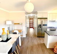 Modern Majestic everything you need private location - Accommodation Brisbane