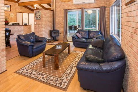Country Cottage - Accommodation Brisbane 3