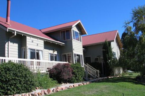 Alpine Stag Lodge Unit 2 - Accommodation Brisbane 0