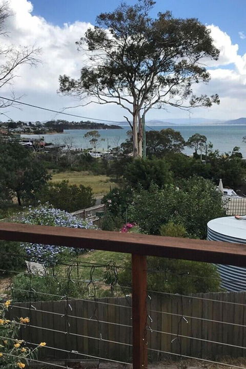 Seaview Retreat - Accommodation Brisbane 6