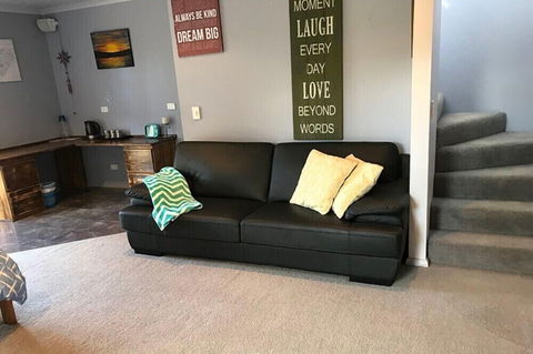 Seaview Retreat - Accommodation Brisbane 5