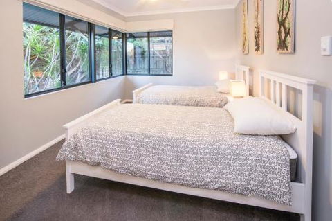 Daves Digs - Accommodation Brisbane 6