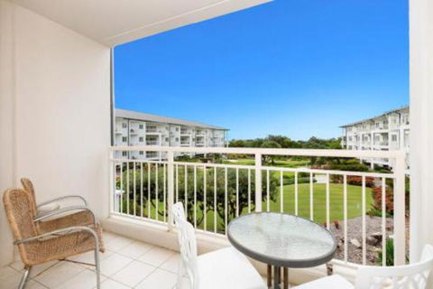 RESORT On The BEACH 5215 OCEAN GLIMPSES - Accommodation Brisbane 0