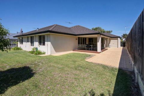 Macs Manor - Accommodation Brisbane 5