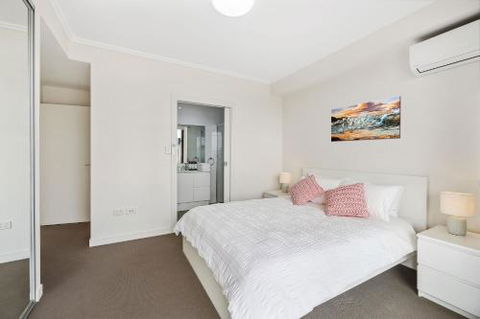 Cosy 3BR Penthouse Close To Westfield Hornsby & Train Station - Accommodation Brisbane 5