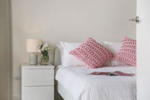 Cosy 3BR Penthouse Close To Westfield Hornsby & Train Station - Accommodation Brisbane 4