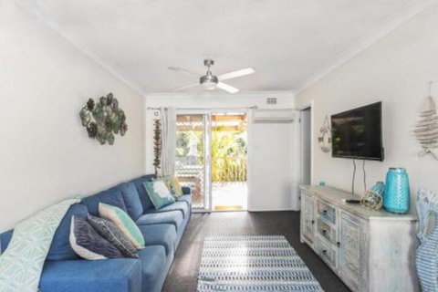 MOLLYMOOK BEACH COTTAGE - Accommodation Brisbane 4