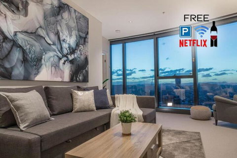 Highlife LuxuryCarparkWifiPoolGymNetflix - Accommodation Brisbane 2